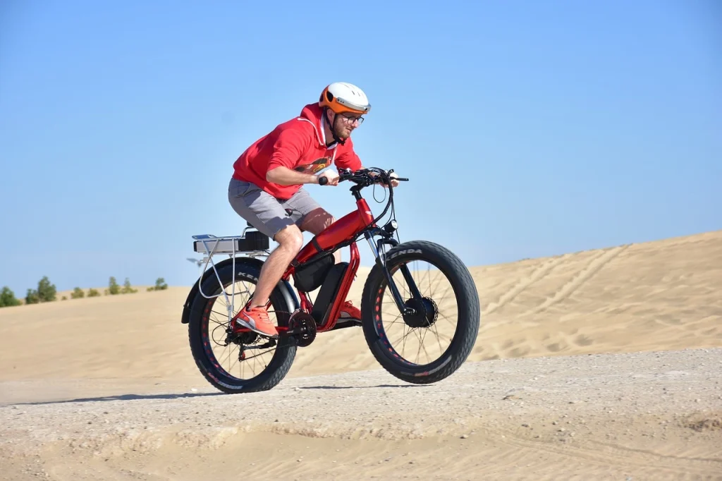 Fatbike électrique dans le désert